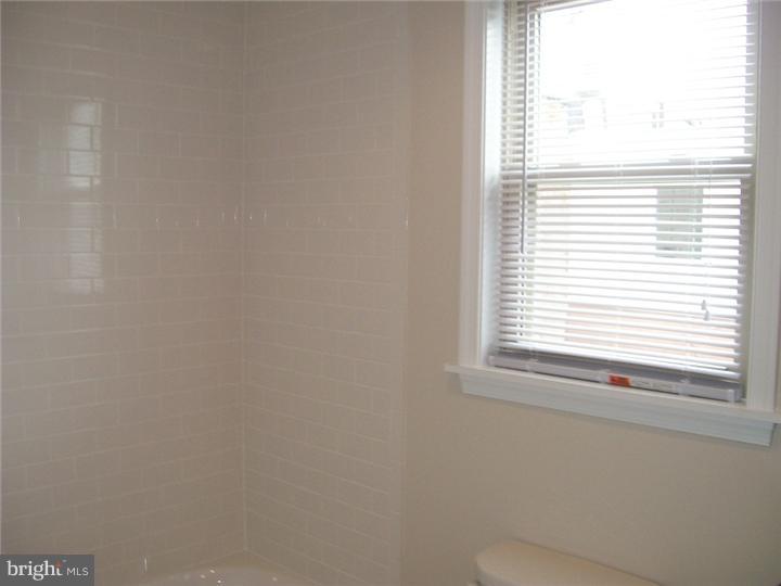 369 Tree Street Philadelphia, PA 19148 - Photo 10 of 19 Bedroom - Main