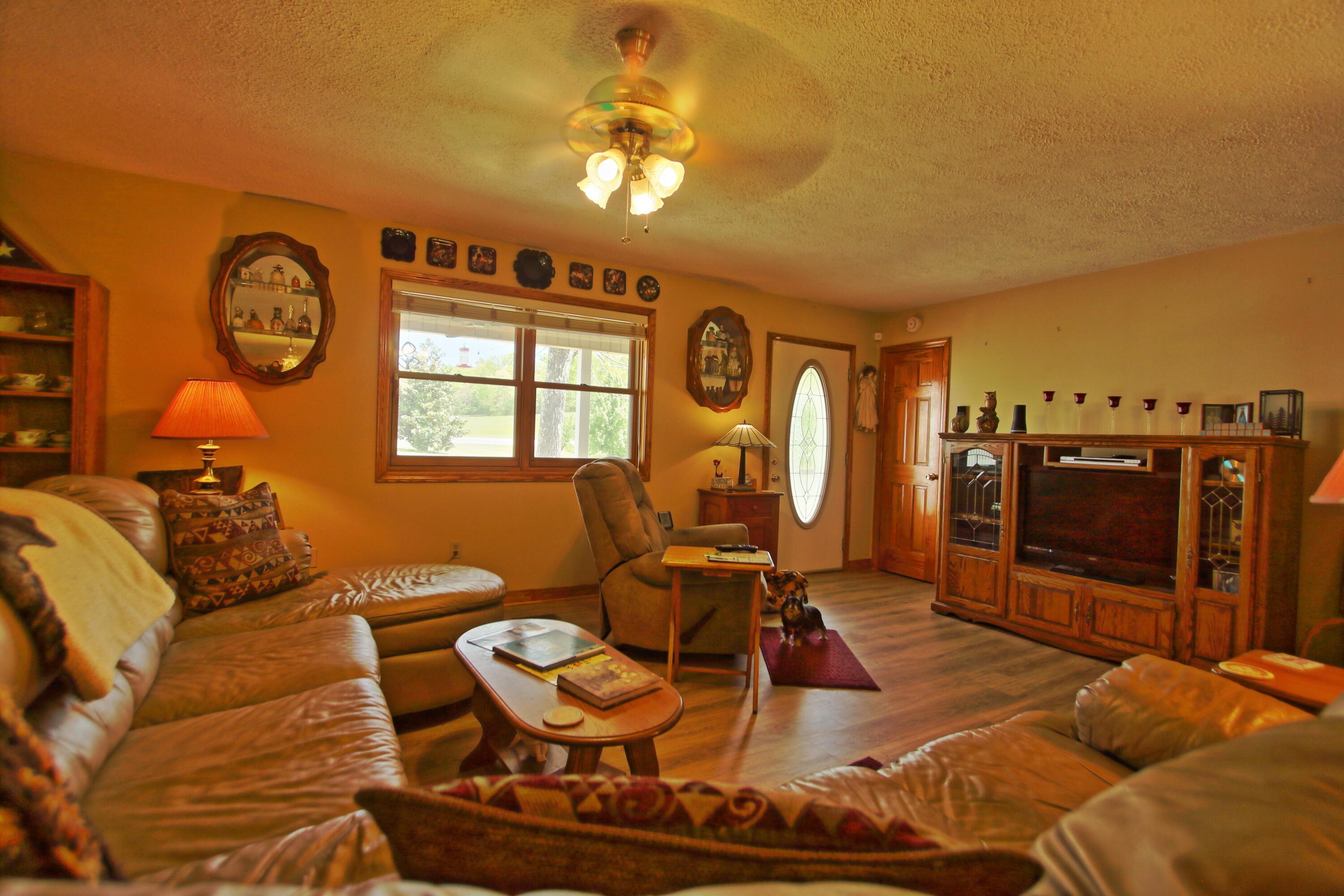 3824 Rugby Pike Allardt, TN 38504 - Photo 11 of 27 Livingroom