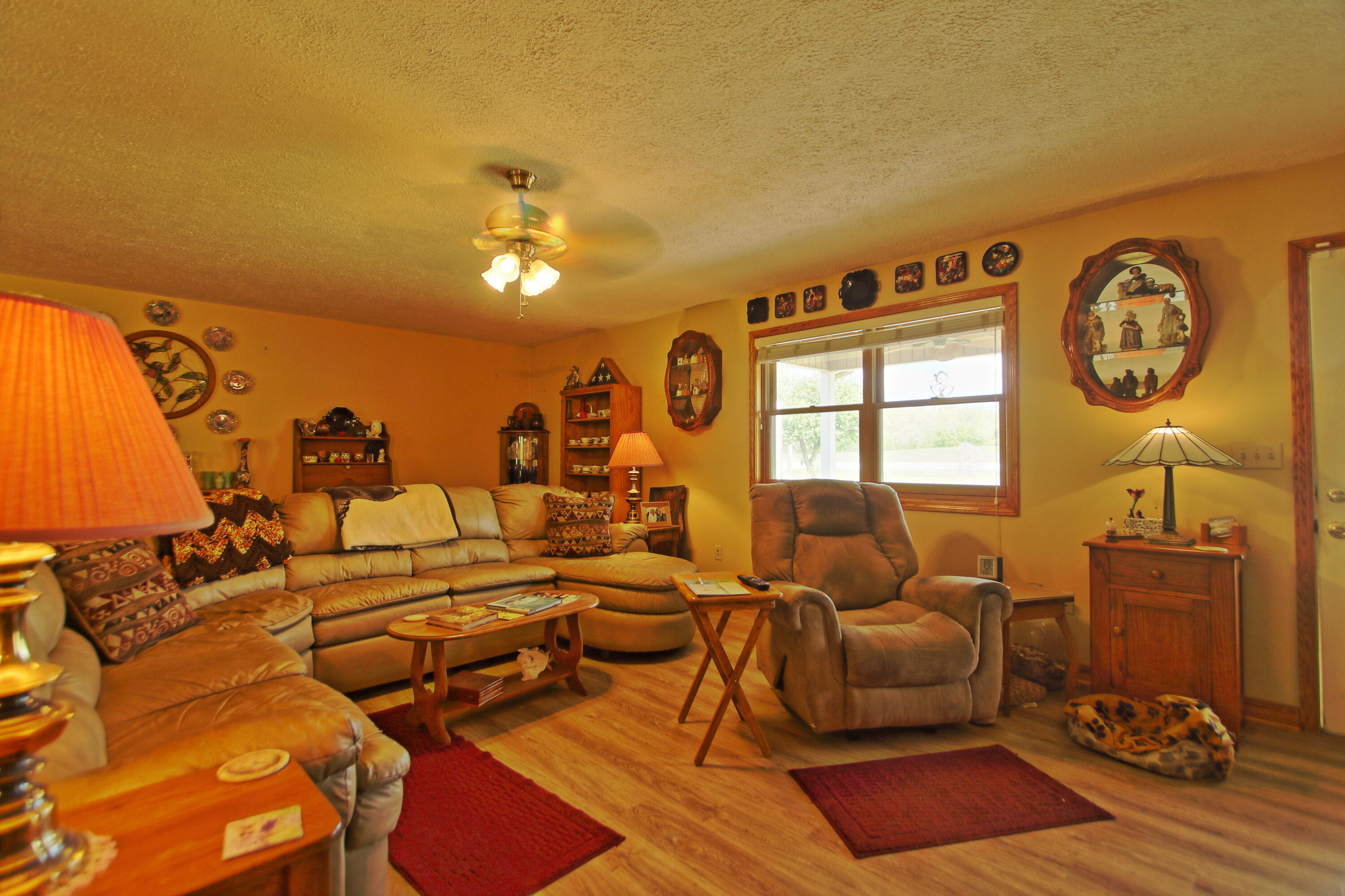 3824 Rugby Pike Allardt, TN 38504 - Photo 13 of 27 Living room 2
