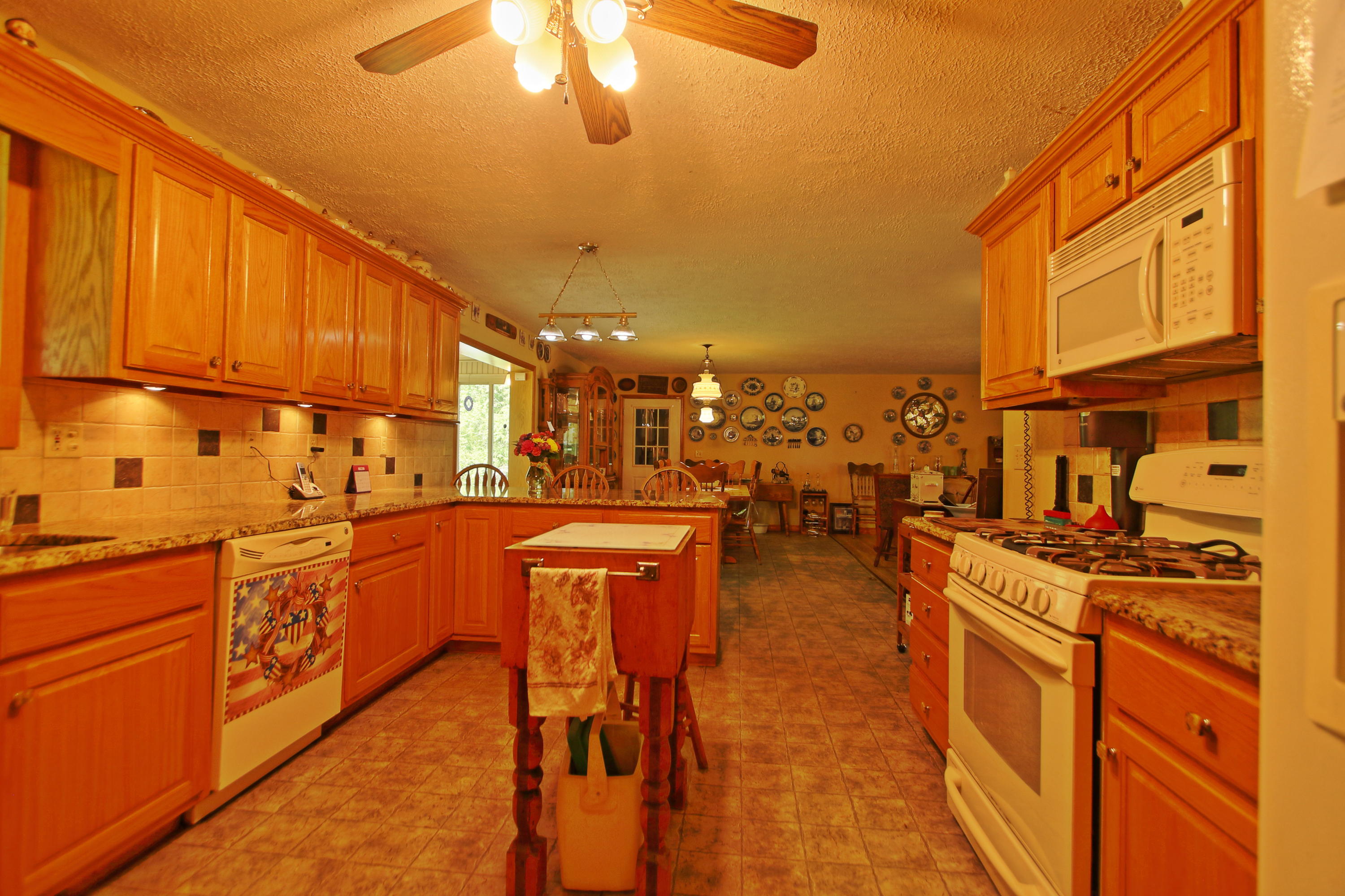 3824 Rugby Pike Allardt, TN 38504 - Photo 15 of 27 Kitchen 1