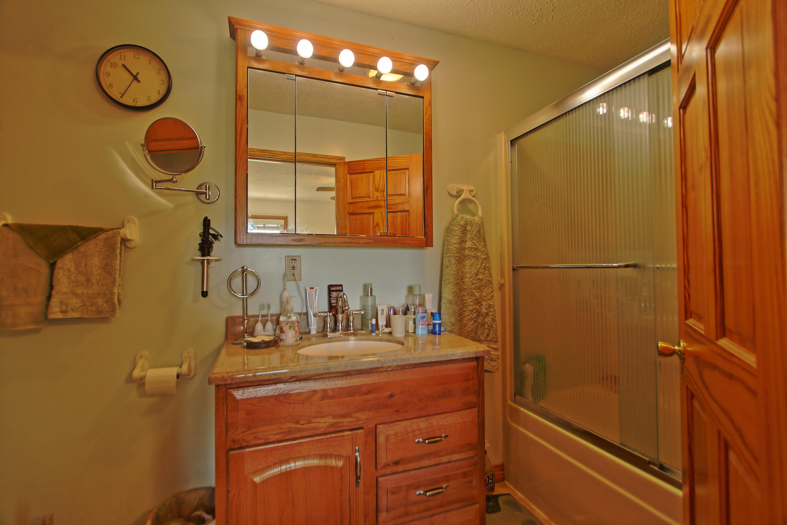 3824 Rugby Pike Allardt, TN 38504 - Photo 25 of 27 Master Bathroom