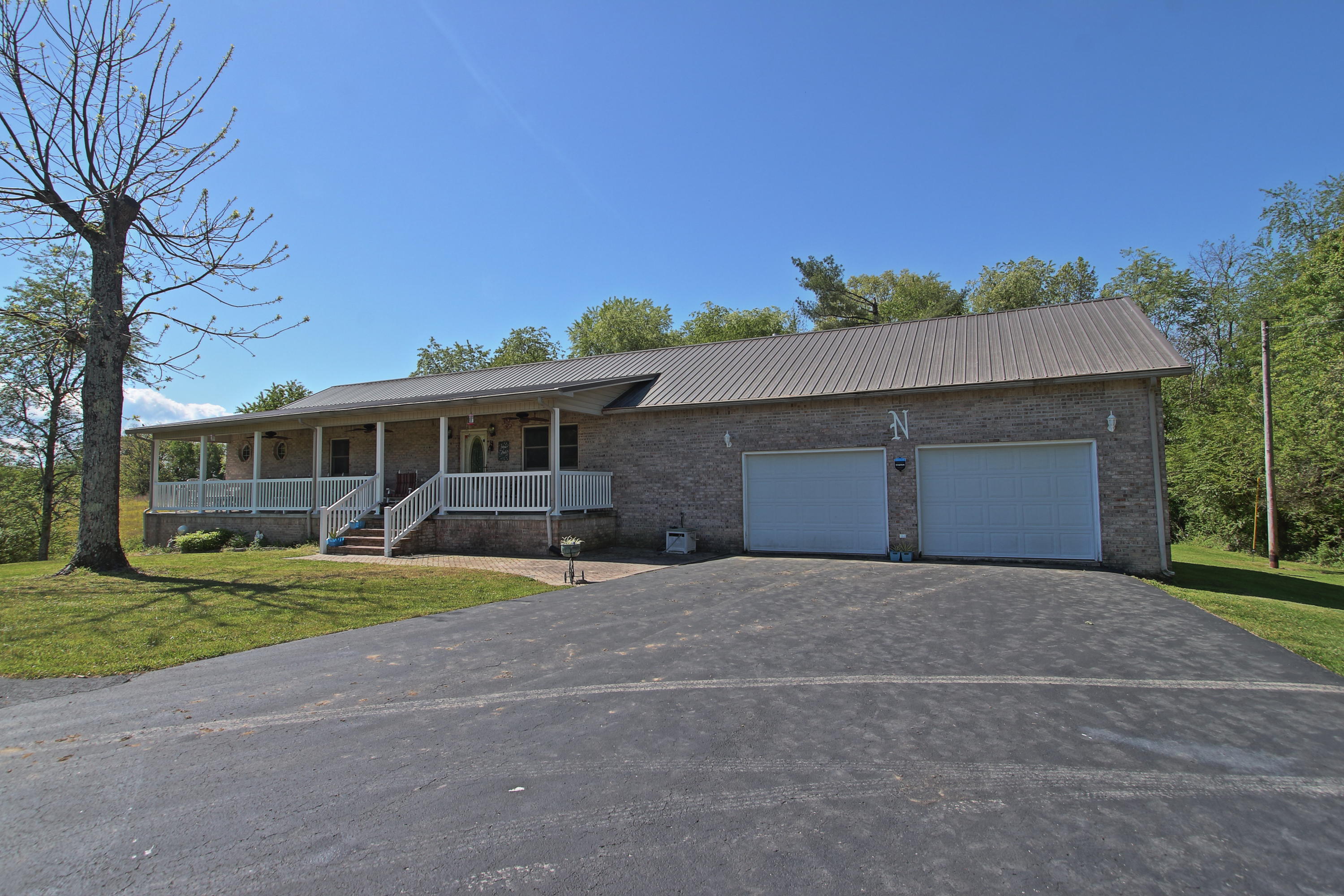 3824 Rugby Pike Allardt, TN 38504 - Photo 4 of 27 House front