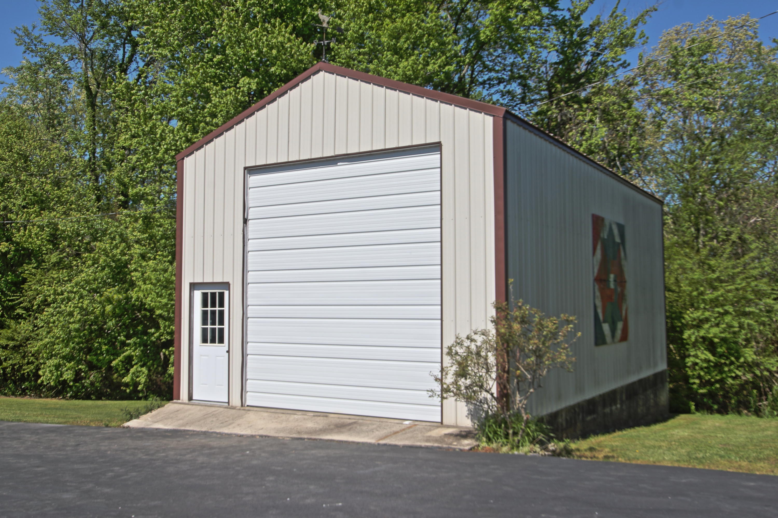 3824 Rugby Pike Allardt, TN 38504 - Photo 10 of 27 RV - Workshop Garage