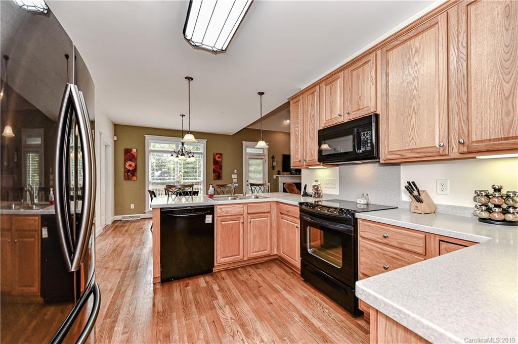 1044 Hunters Run Drive Tega Cay, SC 29708 - Photo 13 of 41
