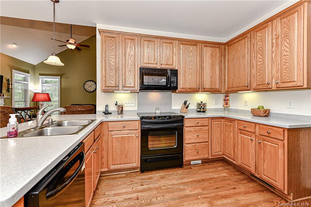 1044 Hunters Run Drive Tega Cay, SC 29708 - Photo 14 of 41