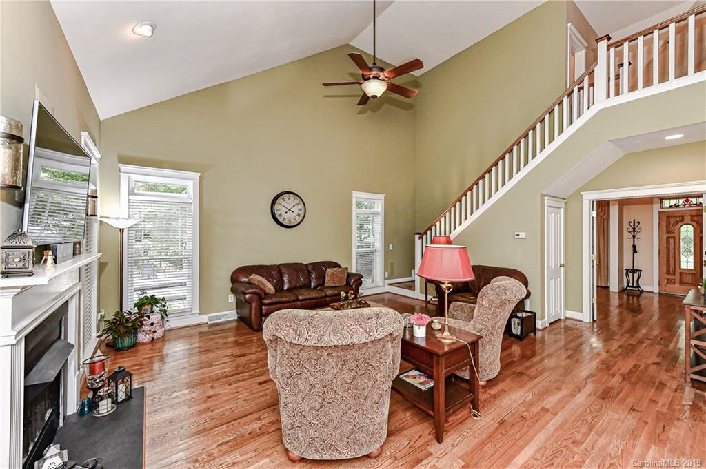 1044 Hunters Run Drive Tega Cay, SC 29708 - Photo 18 of 41