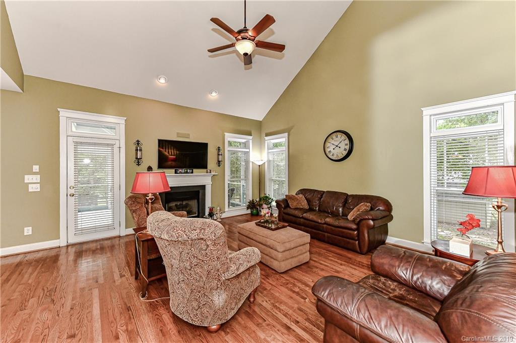 1044 Hunters Run Drive Tega Cay, SC 29708 - Photo 19 of 41