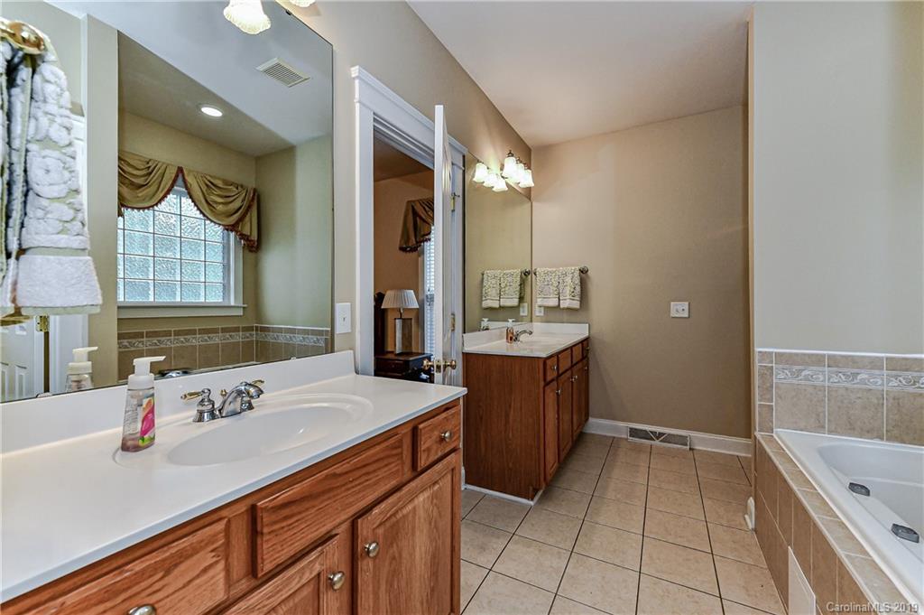 1044 Hunters Run Drive Tega Cay, SC 29708 - Photo 22 of 41