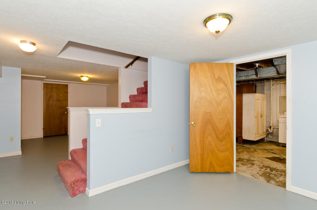 911 Southview Road Louisville, KY 40214 - Photo 34 of 41 3DN_5062