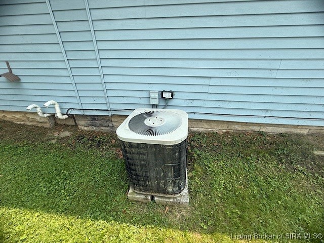 2201 7th Street Bedford, IN 47421 - Photo 4 of 13