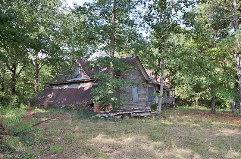1656 Old Glendon Road Carthage, NC 28327 - Photo 2 of 11