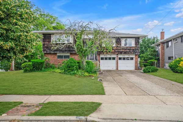$989,000 | 2961 Hewlett Avenue, Merrick, NY 11566