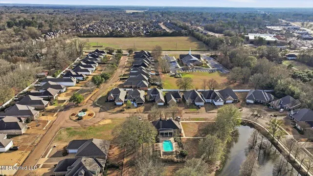 $469,000 | 290 Geneva Boulevard, Madison, MS 39110