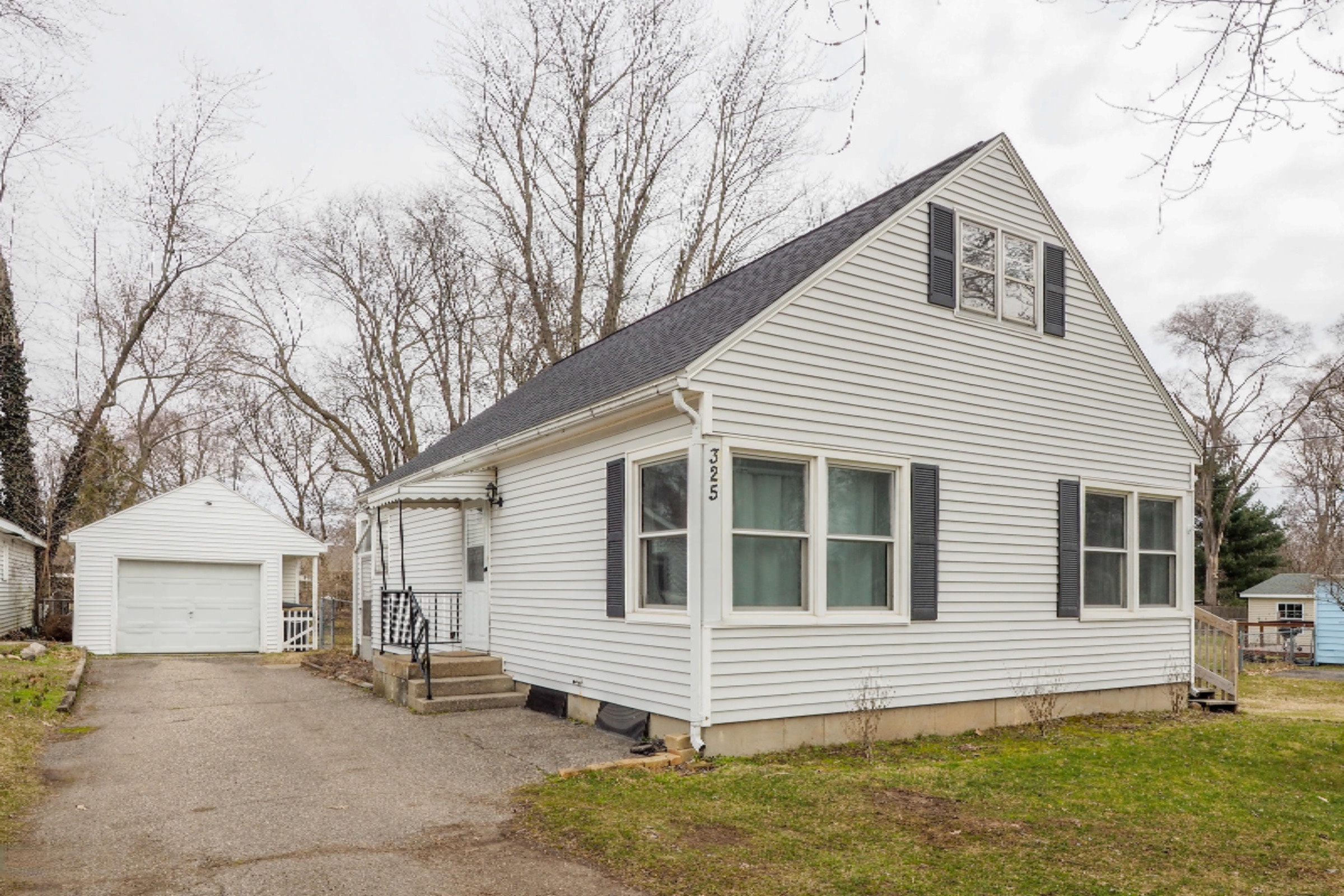 325 Ruth Street Portage, MI 49002 - Photo 1 of 19 325 Ruth Street-100