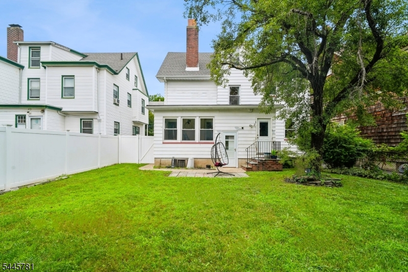 585 Ridge Street Newark, NJ 07104 - Photo 27 of 34