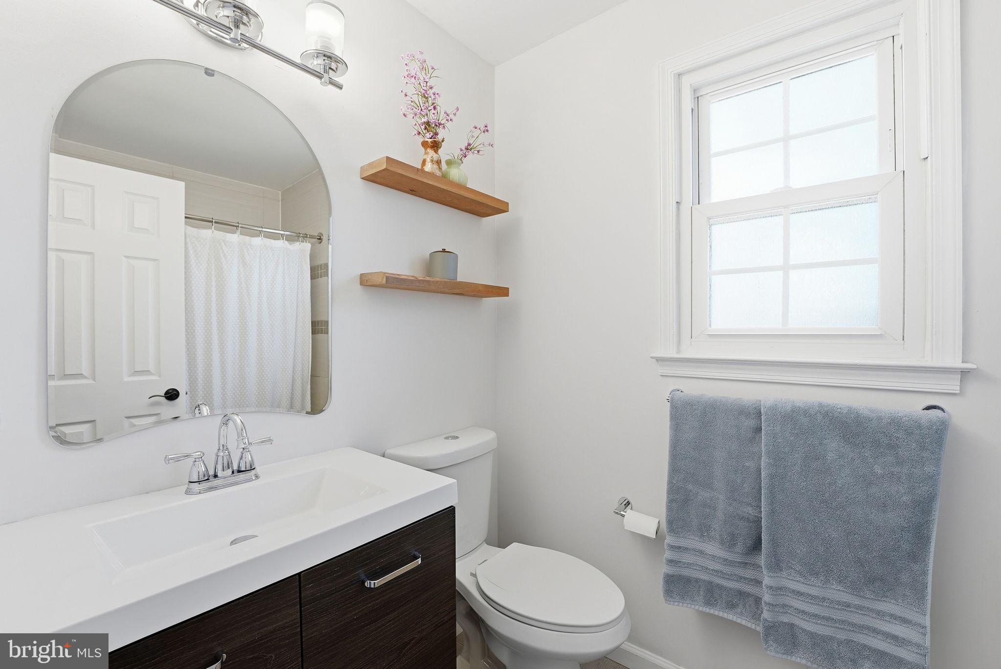 16905 Briardale Road Derwood, MD 20855 - Photo 24 of 45 Primary Bathroom