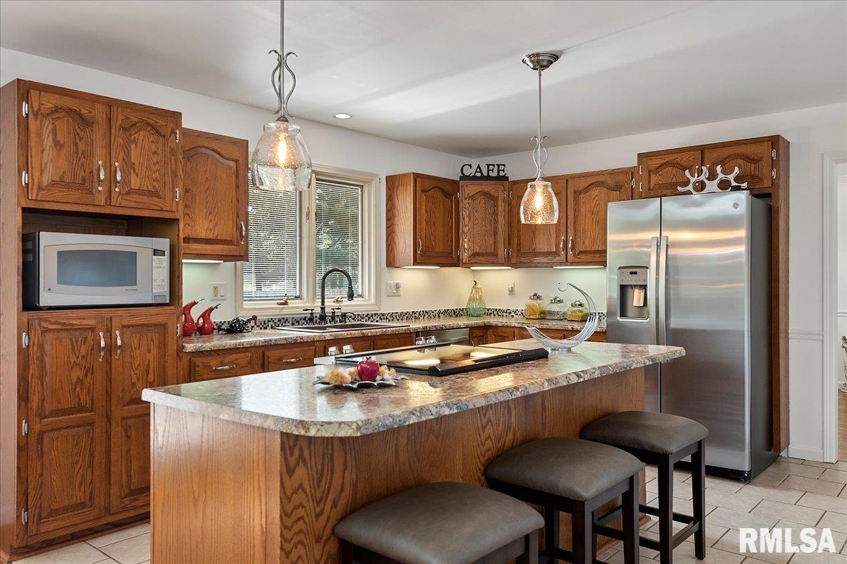 1604 Devonwood Springfield, IL 62704 - Photo 17 of 60 Gallery Image 17