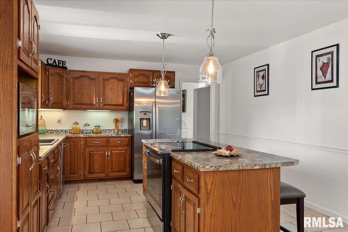 1604 Devonwood Springfield, IL 62704 - Photo 19 of 60 Gallery Image 19