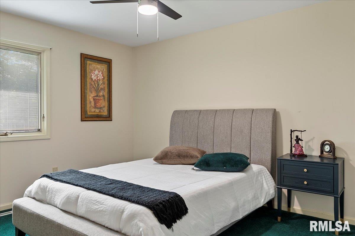 1604 Devonwood Springfield, IL 62704 - Photo 34 of 60 Gallery Image 34