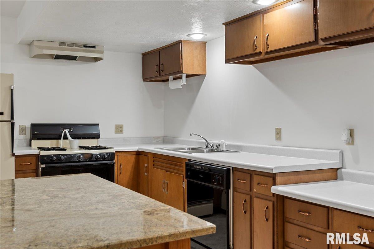 1604 Devonwood Springfield, IL 62704 - Photo 51 of 60 Gallery Image 51