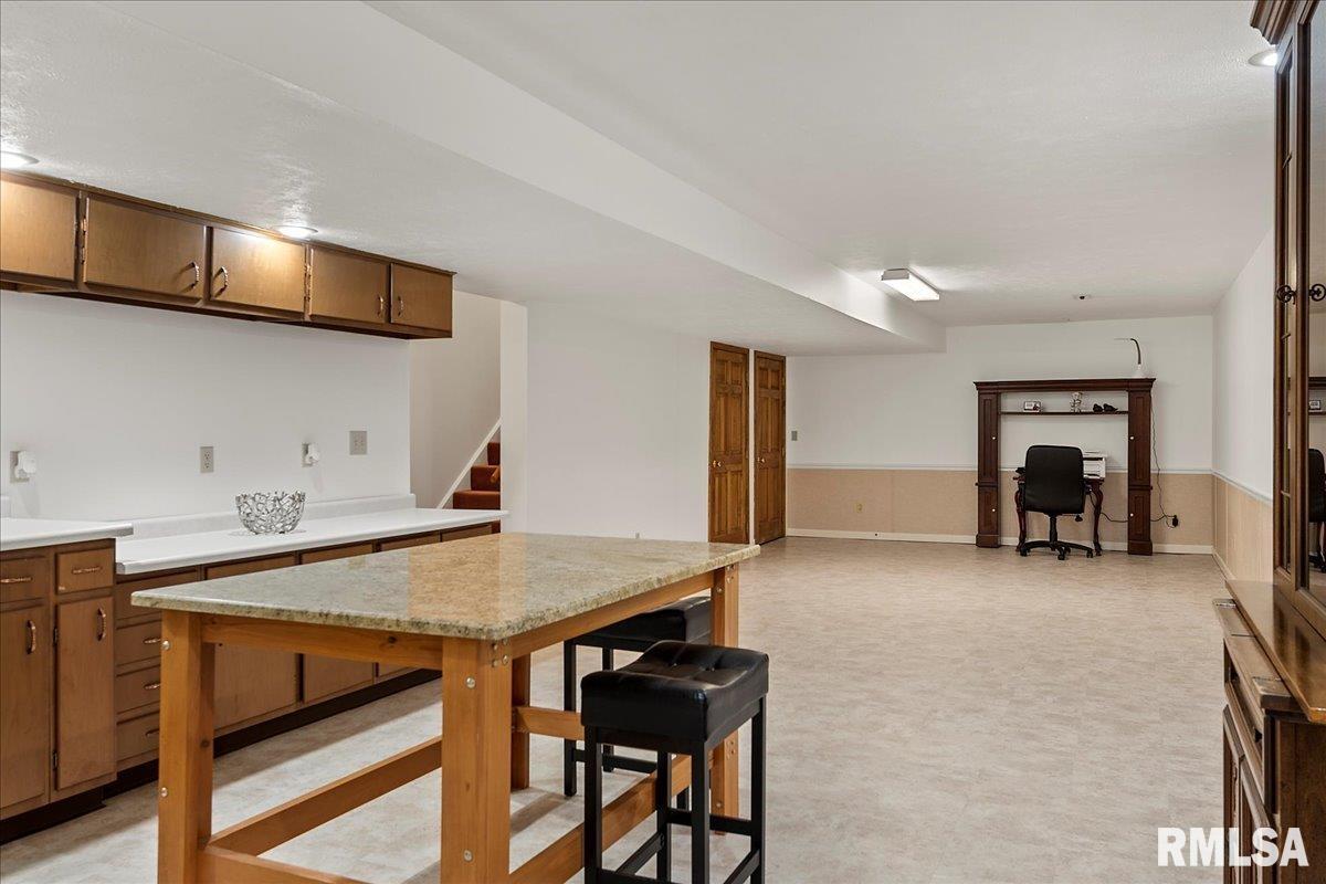 1604 Devonwood Springfield, IL 62704 - Photo 52 of 60 Gallery Image 52