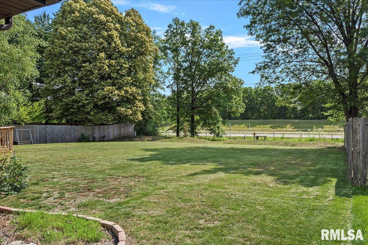 1604 Devonwood Springfield, IL 62704 - Photo 60 of 60 Gallery Image 60
