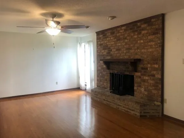 $349,900 | 1816 Lake Salvador Drive, Harvey, LA 70058