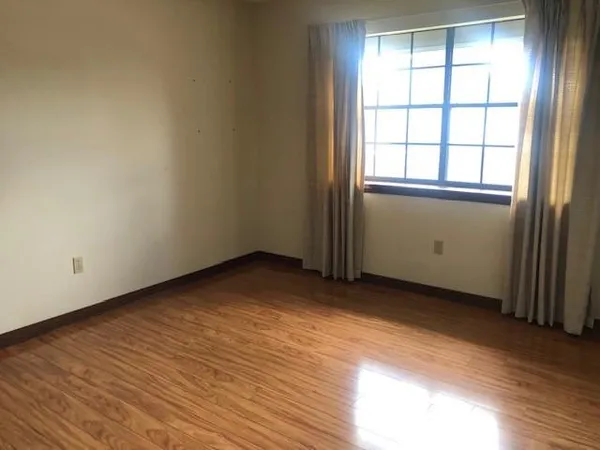 $349,900 | 1816 Lake Salvador Drive, Harvey, LA 70058