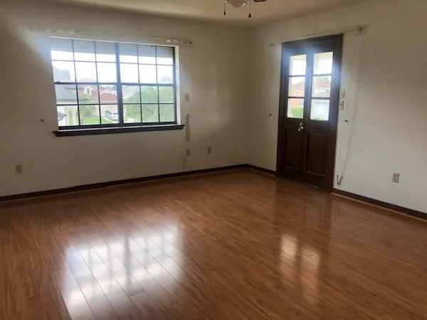 $349,900 | 1816 Lake Salvador Drive, Harvey, LA 70058