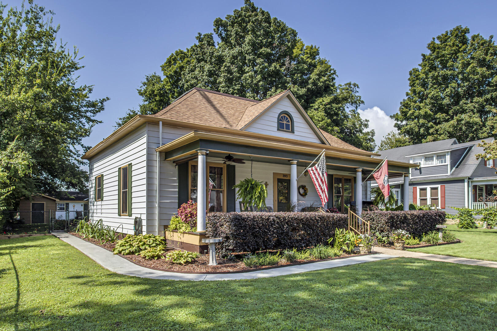 393 West Rhea Avenue Spring City, TN 37381 - Photo 2 of 40 02_WRheaAvenue_393_FrontLeft