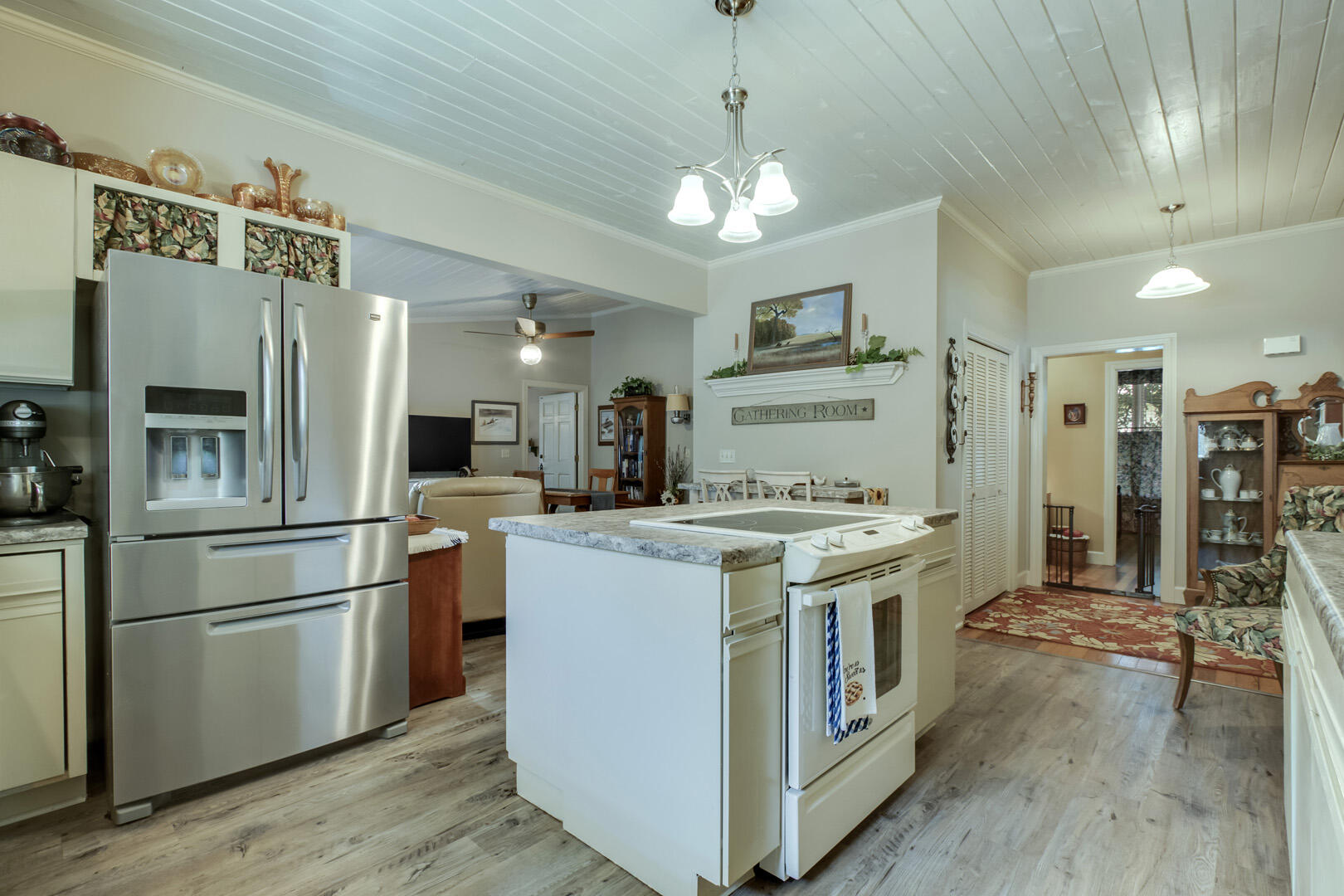 393 West Rhea Avenue Spring City, TN 37381 - Photo 14 of 40 14_WRheaAvenue_393_Kitchen04