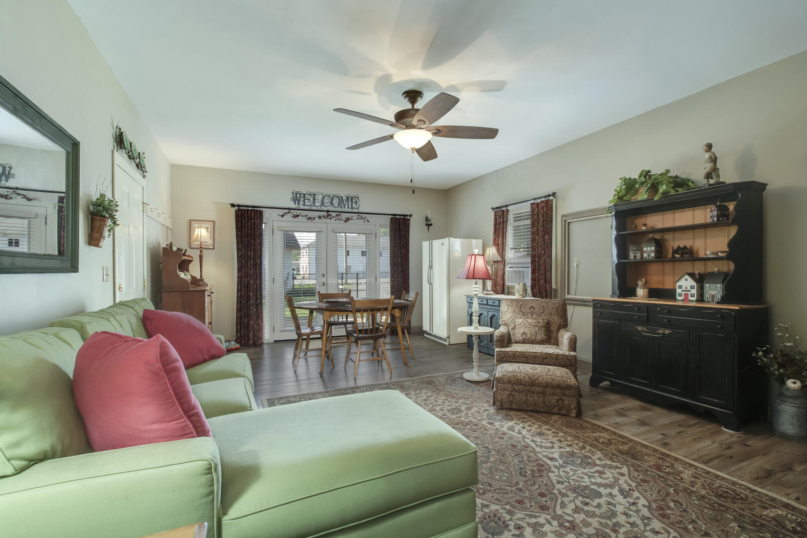 393 West Rhea Avenue Spring City, TN 37381 - Photo 18 of 40 18_WRheaAvenue_393_Family02