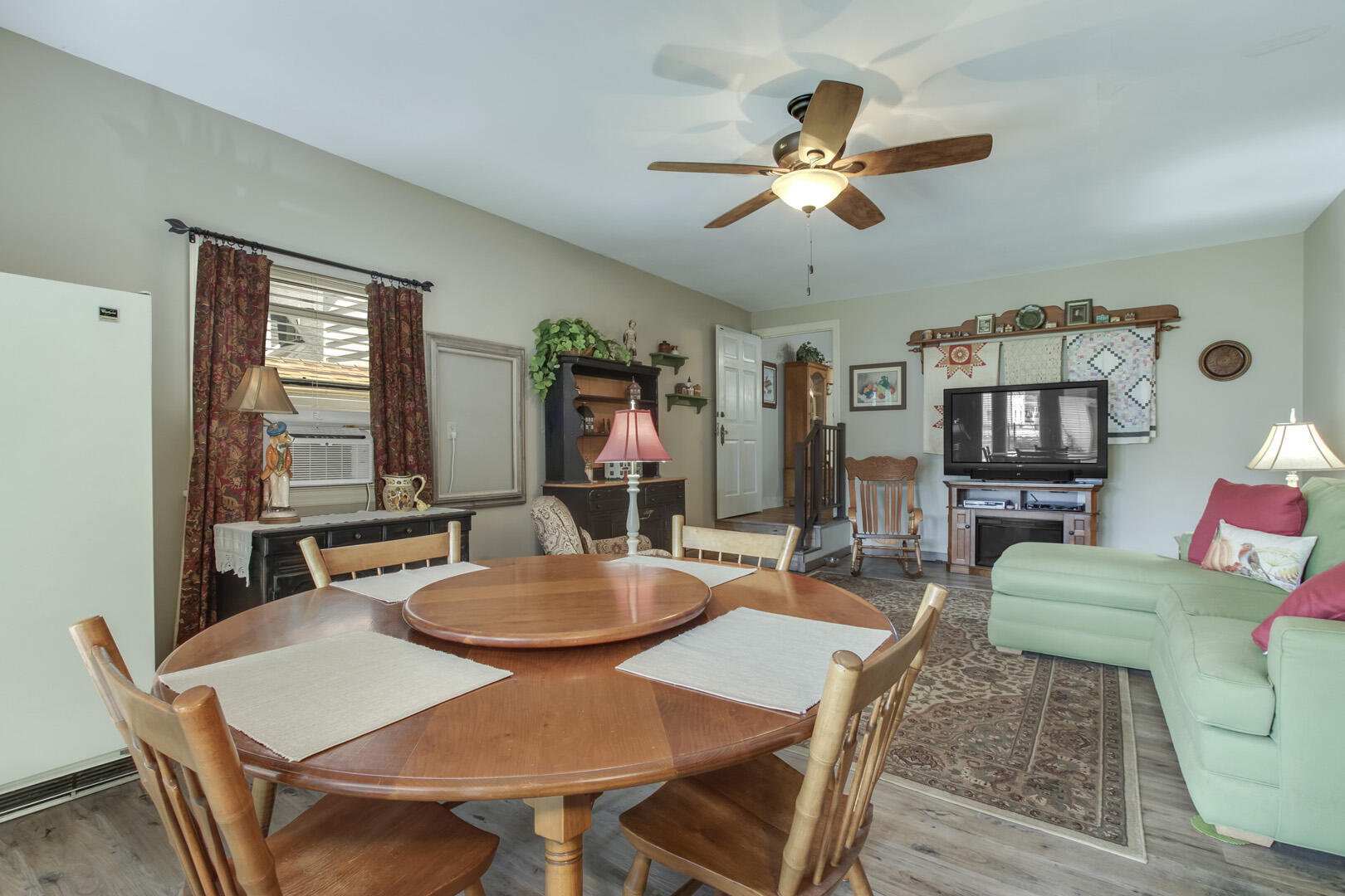 393 West Rhea Avenue Spring City, TN 37381 - Photo 19 of 40 19_WRheaAvenue_393_Family03