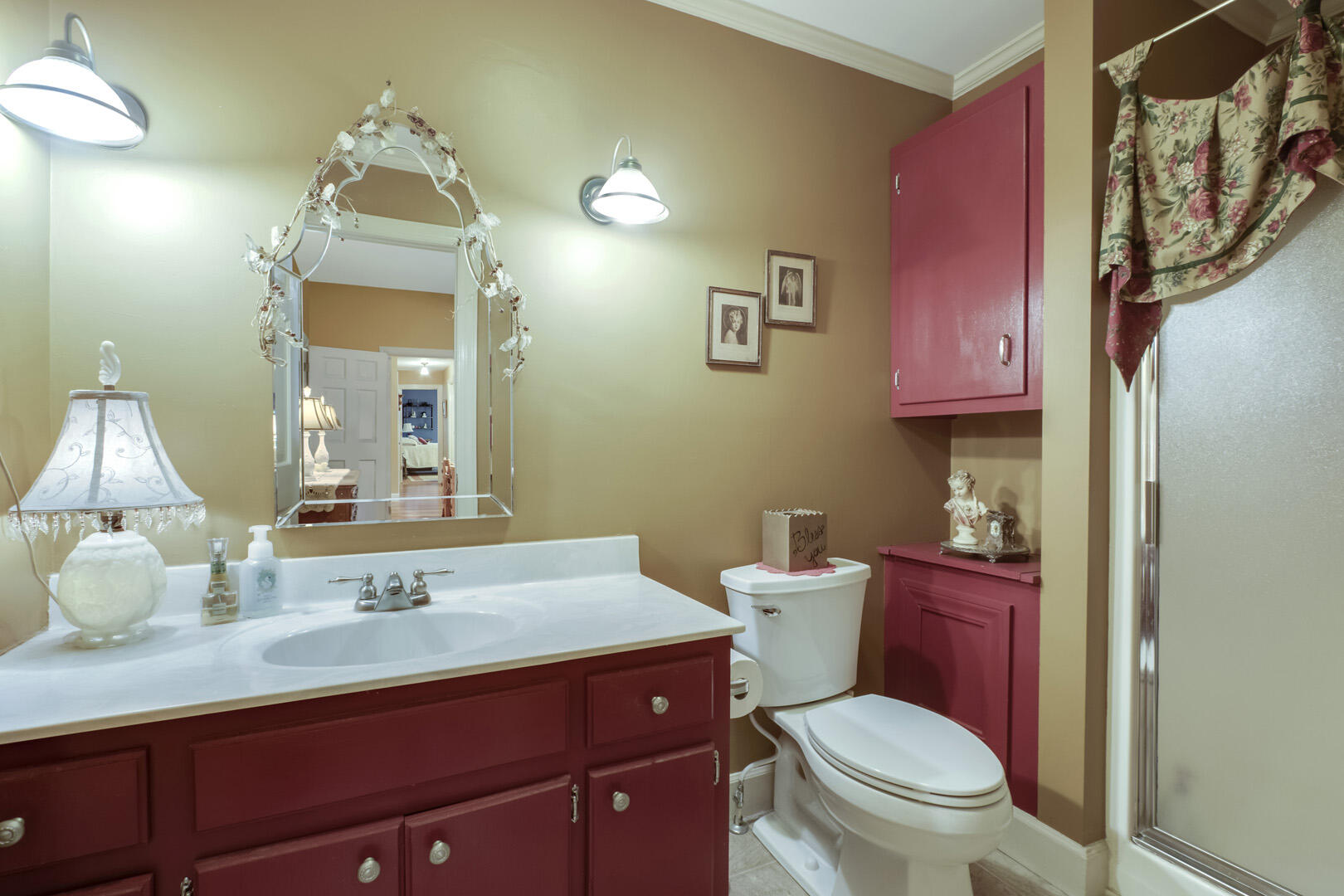 393 West Rhea Avenue Spring City, TN 37381 - Photo 24 of 40 24_WRheaAvenue_393_MasterBath