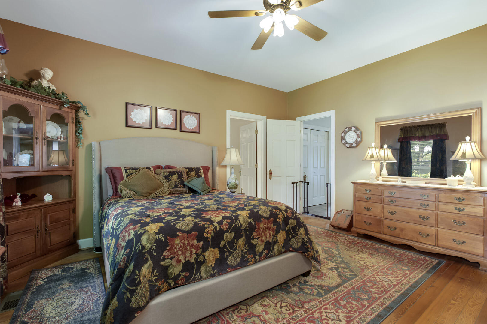 393 West Rhea Avenue Spring City, TN 37381 - Photo 25 of 40 25_WRheaAvenue_393_MasterBedroom02