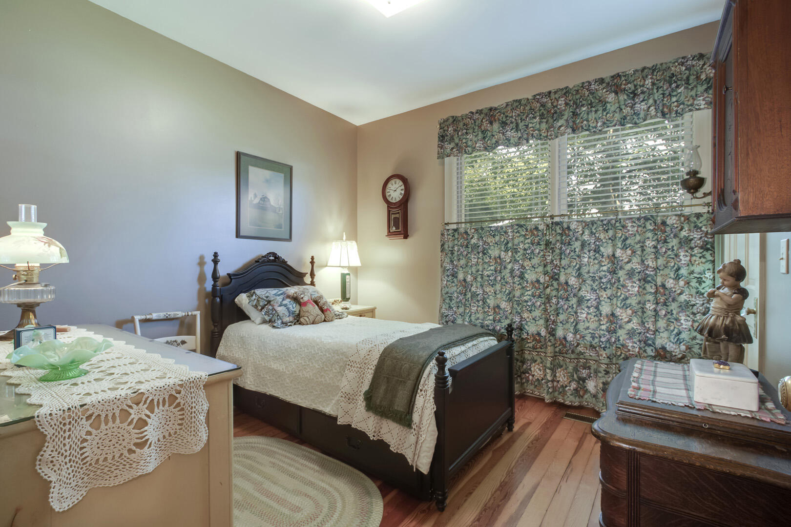 393 West Rhea Avenue Spring City, TN 37381 - Photo 28 of 40 28_WRheaAvenue_393_Bedroom2