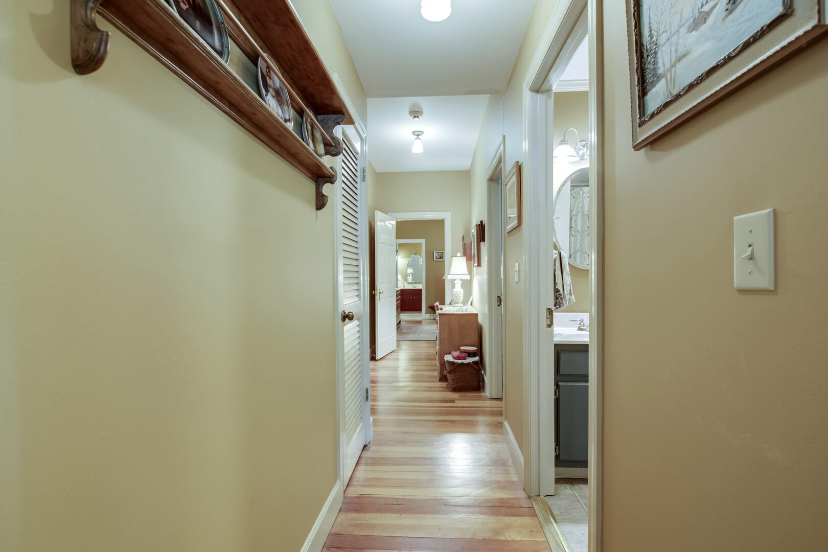 393 West Rhea Avenue Spring City, TN 37381 - Photo 32 of 40 32_WRheaAvenue_393_Hall02