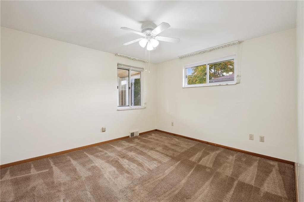 826 Rosalind Road Pittsburgh, PA 15237 - Photo 11 of 24 Very Spacious And Neutral Primary Bedroom