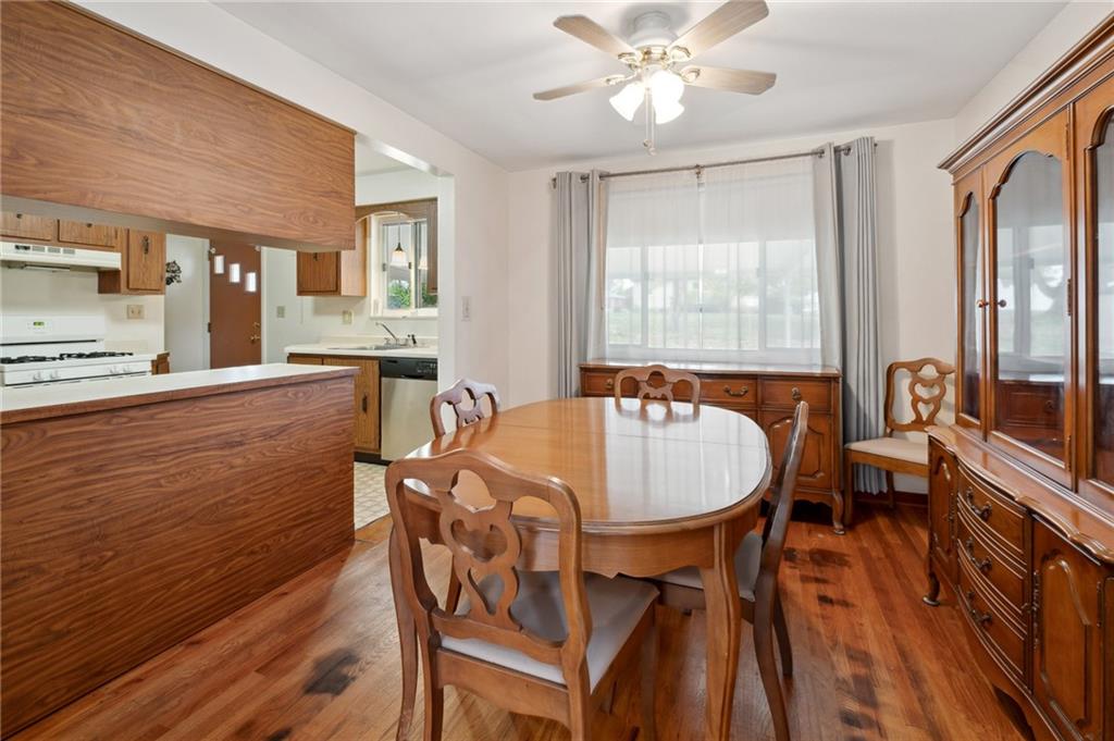 826 Rosalind Road Pittsburgh, PA 15237 - Photo 7 of 24 The Dining Room Offers Room For Family And Friends To Gather