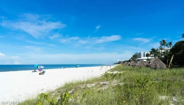 $5,500 | 1300 Gulf Shore Boulevard North, Unit 304, Naples, FL 34102