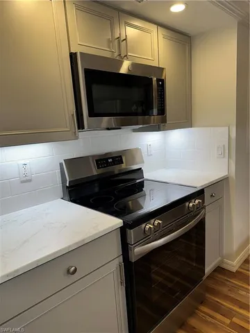 $5,500 | 1300 Gulf Shore Boulevard North, Unit 304, Naples, FL 34102