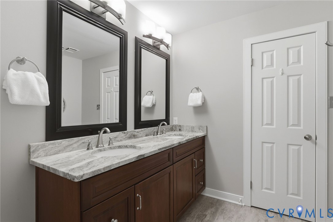 2320 Castle Hill Road Midlothian, VA 23113 - Photo 36 of 58 Jack and Jill Full Bathroom