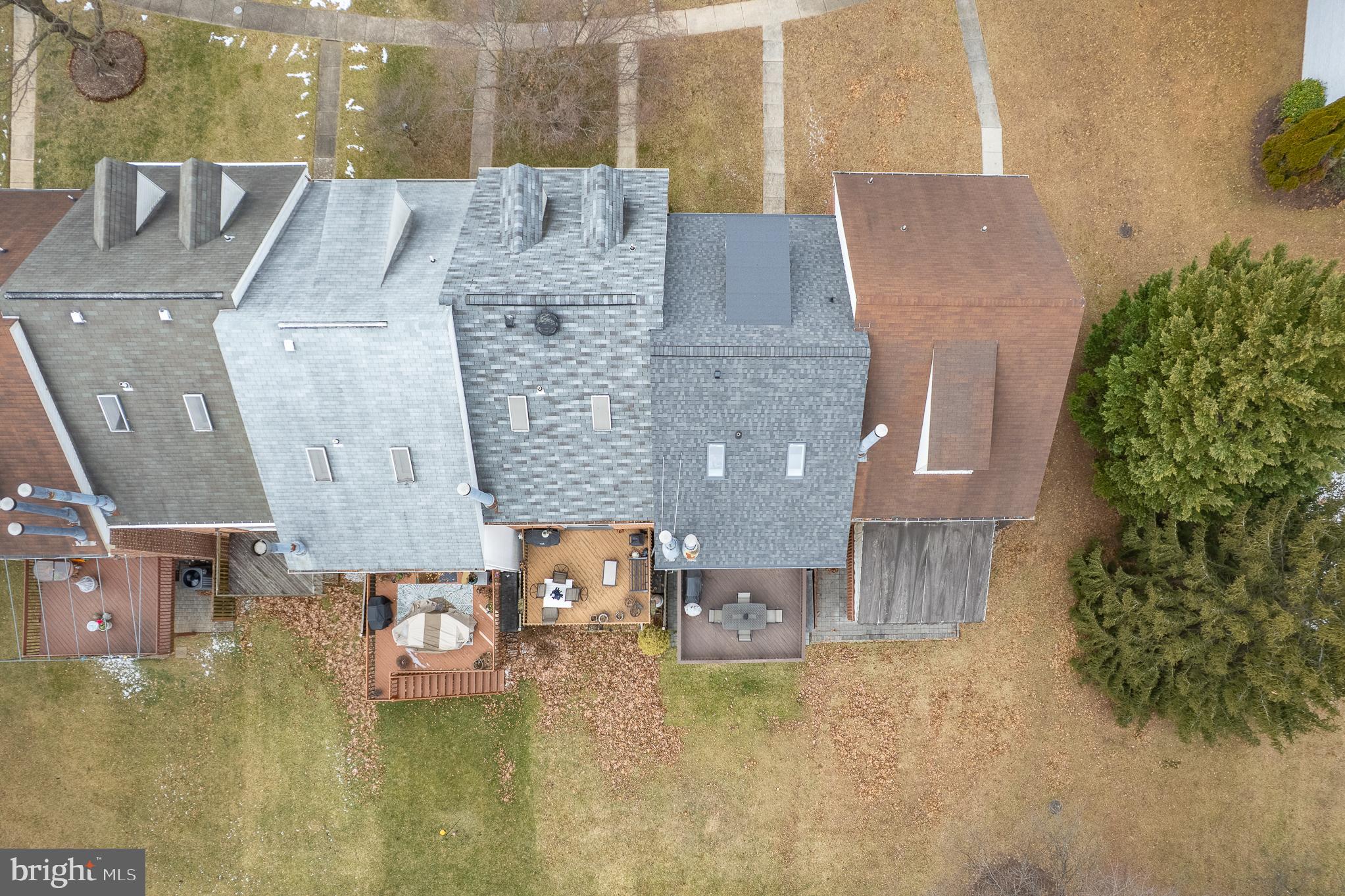 203 Castletown Road Lutherville-Timonium, MD 21093 - Photo 8 of 10 Brand new roof in 2025!