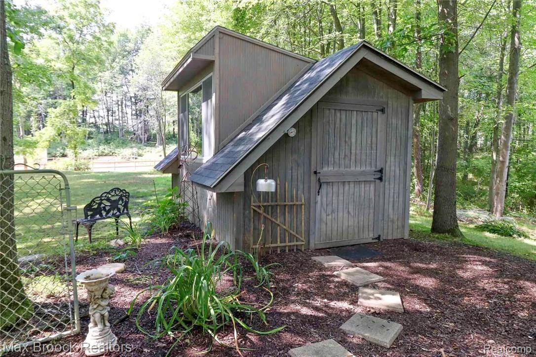 2275 Morris Road Lapeer, MI 48446 - Photo 75 of 81 0B398520-9EB2-4DF0-834A-0D64A900C092.jpeg