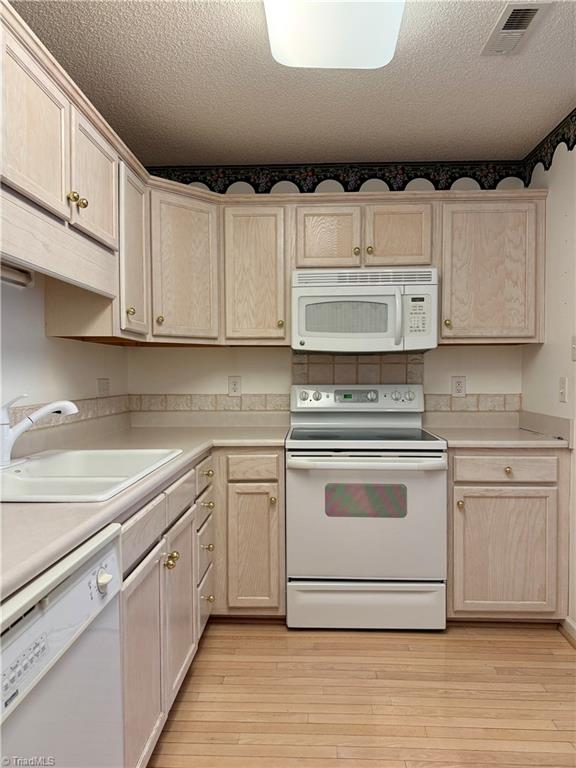 152 Wyndham Court High Point, NC 27265 - Photo 14 of 34