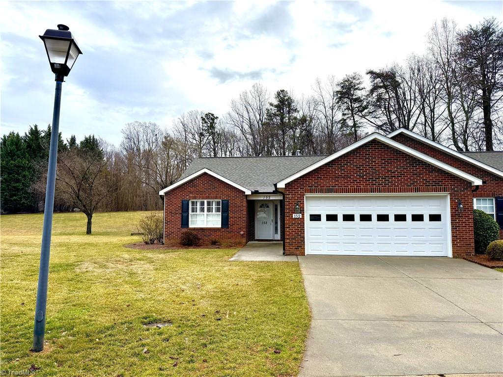 152 Wyndham Court High Point, NC 27265 - Photo 2 of 34