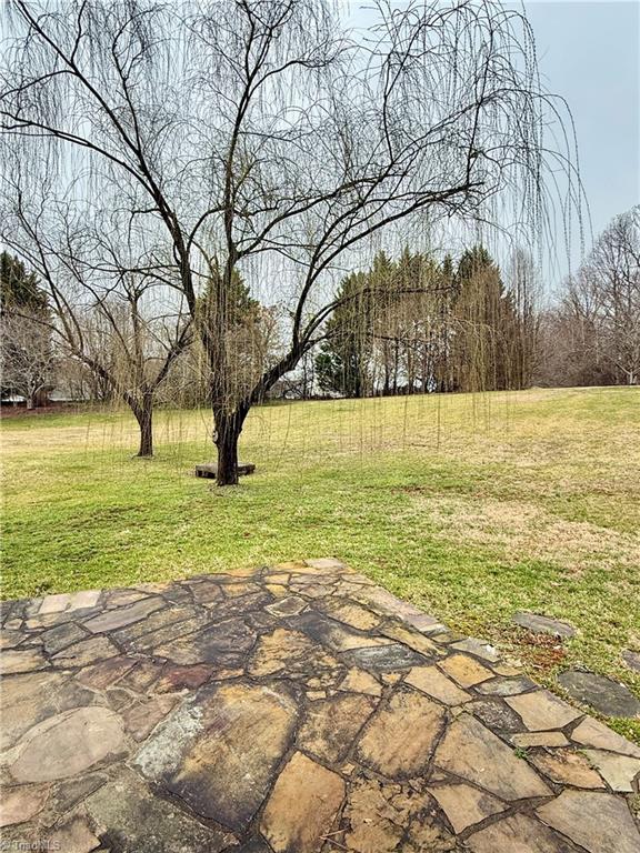 152 Wyndham Court High Point, NC 27265 - Photo 31 of 34