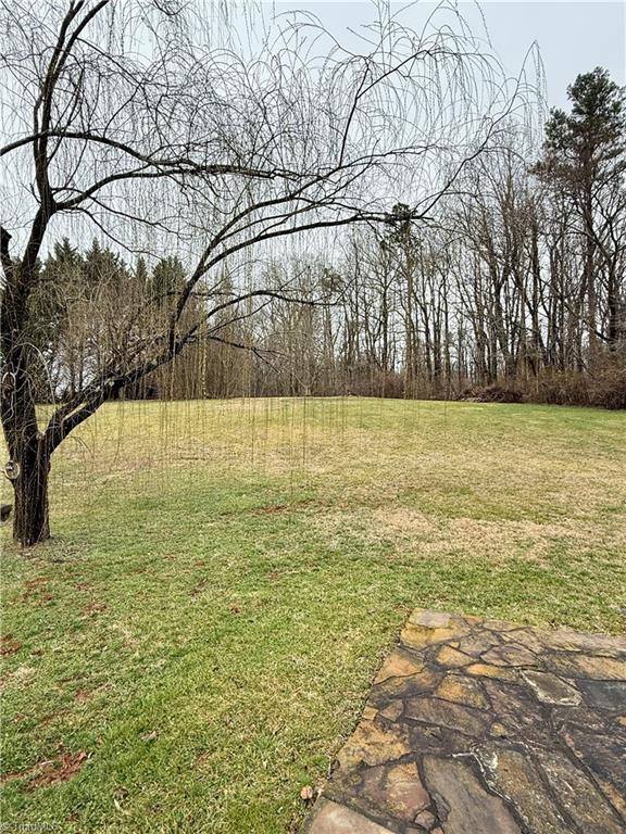 152 Wyndham Court High Point, NC 27265 - Photo 32 of 34