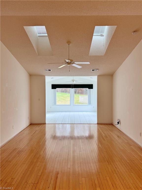 152 Wyndham Court High Point, NC 27265 - Photo 7 of 34