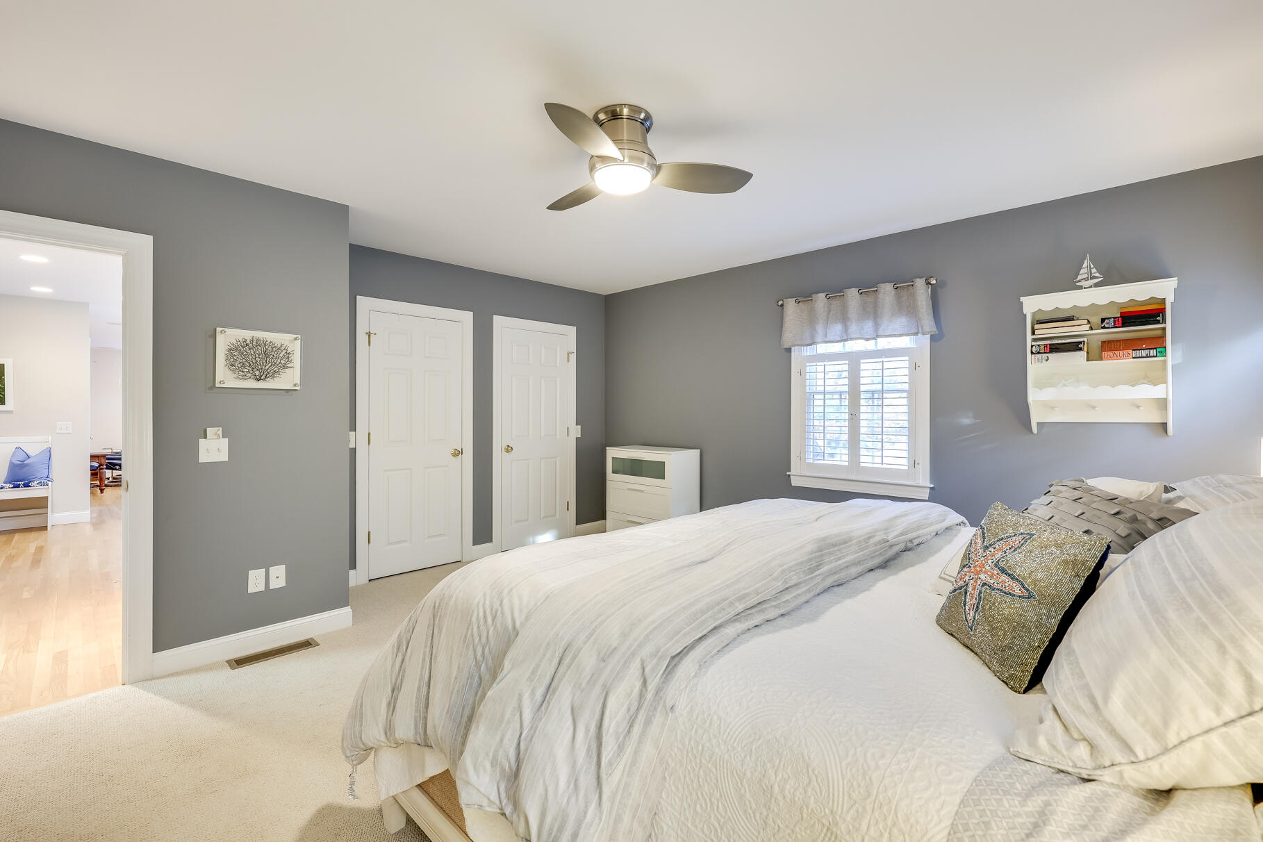 9 Ridgewood Road Orleans, MA 02653 - Photo 33 of 81 a bedroom with a large bed and a window